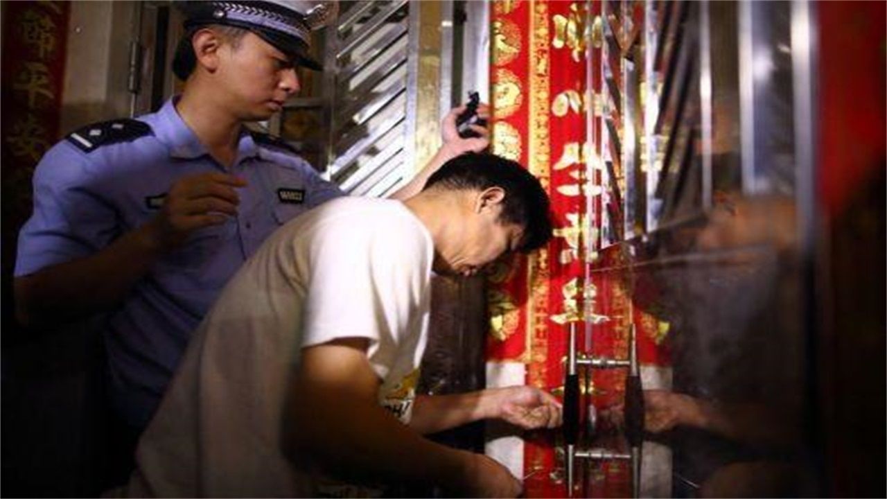 延安请开锁师傅开了锁后，师傅为什么一般都不进门，就算主人请也不进去？